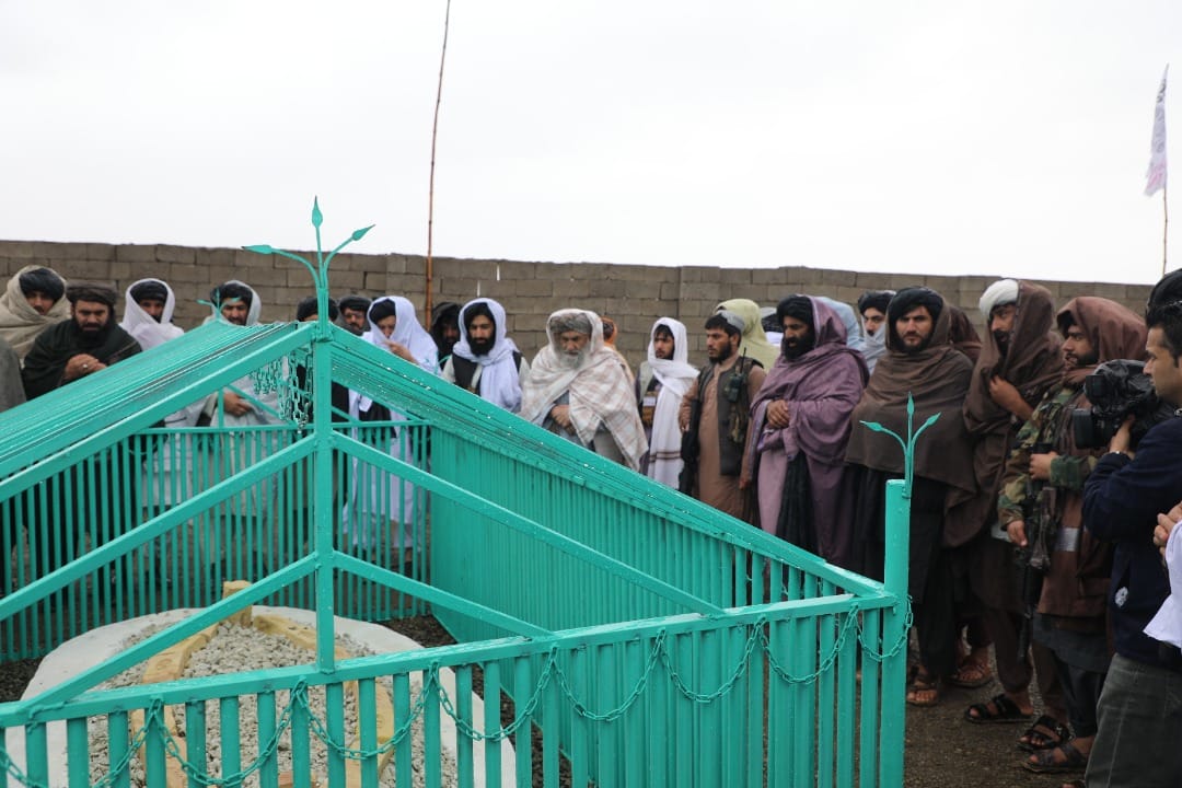 زابل:امارت اسلامیہ افغانستان کے مؤسس، افغان عوام کے عظیم محسن عالیقدر امیرالمؤمنین ملامحمد عمر مجاہد رحمہ اللہ کی قبر مبارک زیارت عام کے لیے منکشف کردی گئی