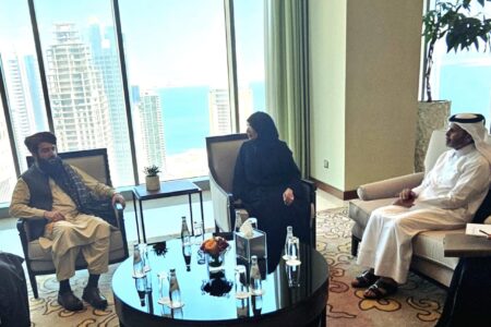 دوحہ: وزیر صحت ڈاکٹر قلندر عباد کی قطر کی وزیر صحت ڈاکٹر حنان محمد الکواری سے ملاقات۔
