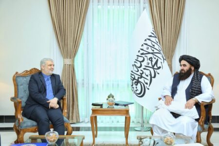مولوی امیر خان متقی کی ایرانی سفیر سے ملاقات، افغان قیدیوں کی رہائی تیز اور قیدیوں کی پھانسی میں تاخیر کا مطالبہ