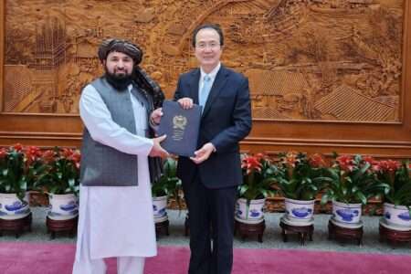 چین میں افغان سفیر نے سفارتی مشن کا آغاز کر دیا