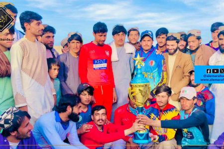 ہلمند؛ ضلع ناد علی میں 28 ٹیموں کے درمیان ٹیپ بال کرکٹ مقابلے اختتام پذیر